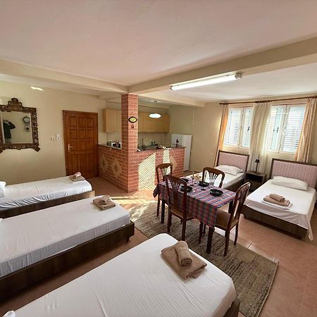 Shkodra Guest House 2 Екстериор снимка