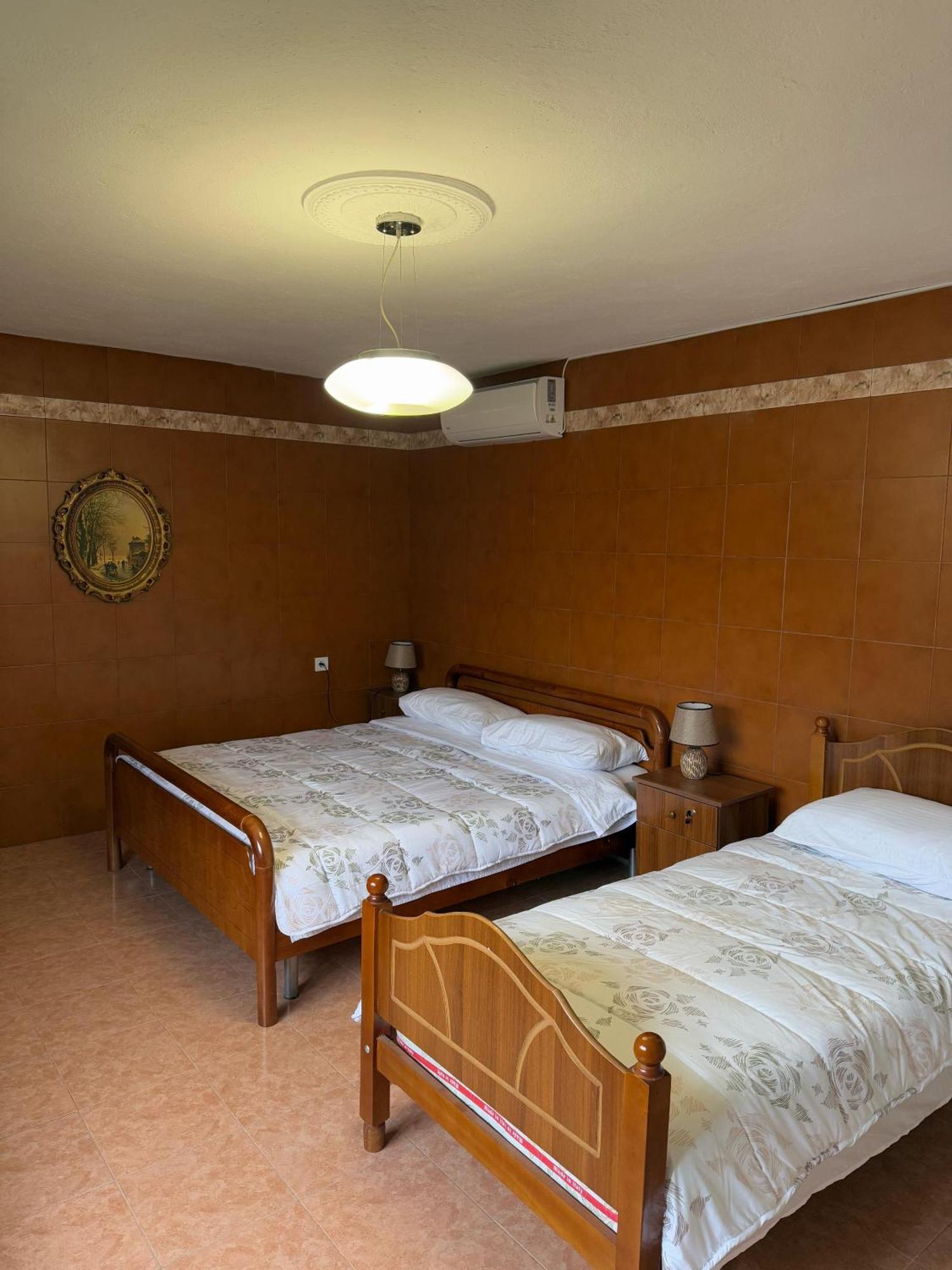 Shkodra Guest House 2 Екстериор снимка