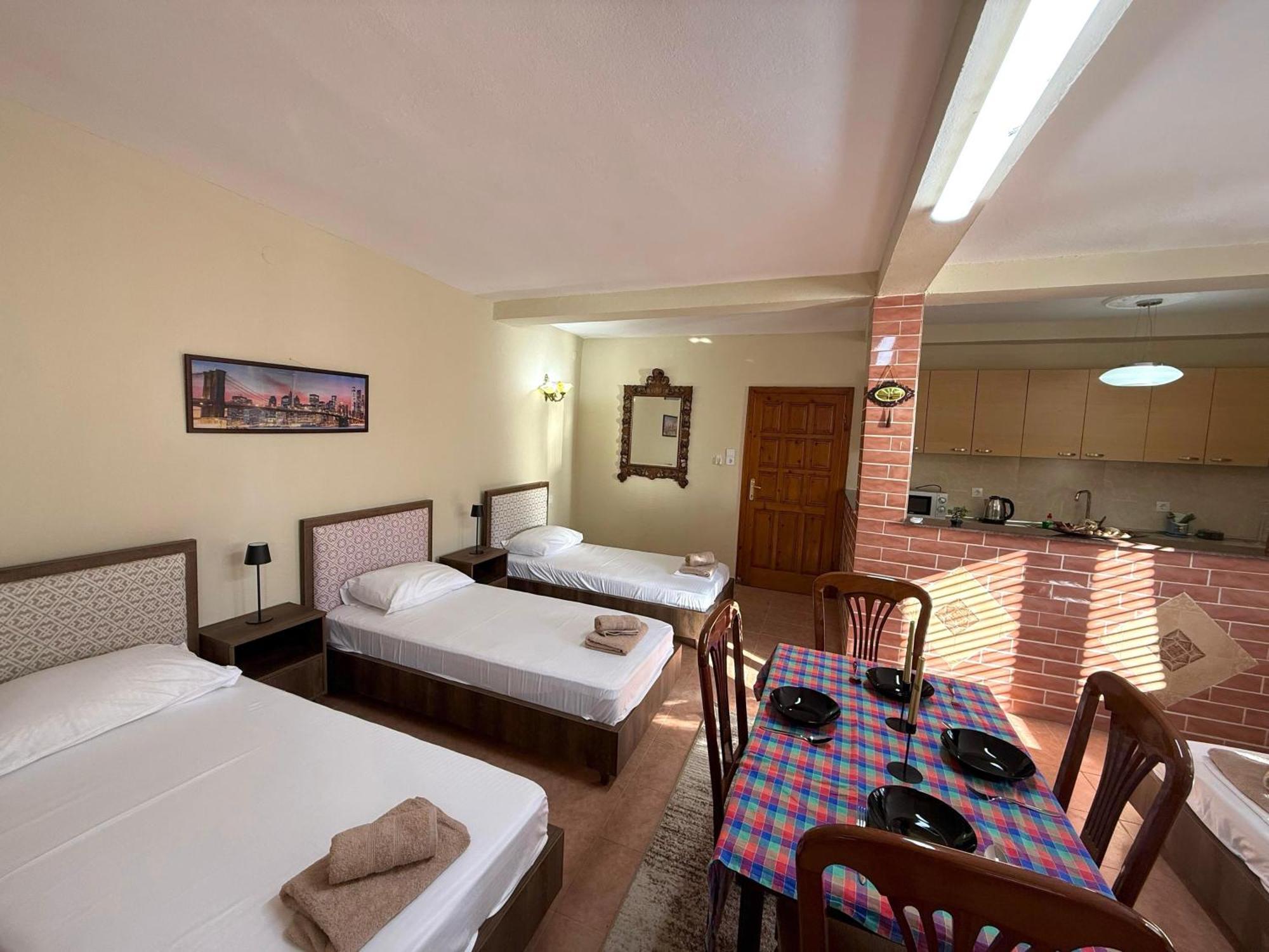 Shkodra Guest House 2 Екстериор снимка